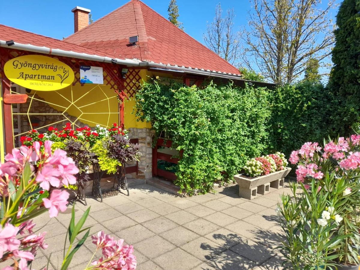 Gyoengyvirag Apartment Romhány Zewnętrze zdjęcie