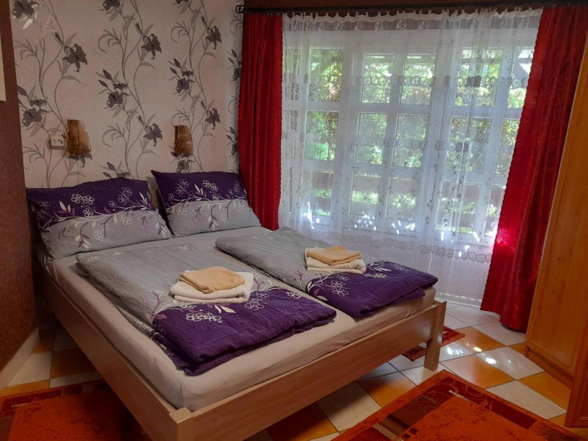 Gyoengyvirag Apartment Romhány Zewnętrze zdjęcie
